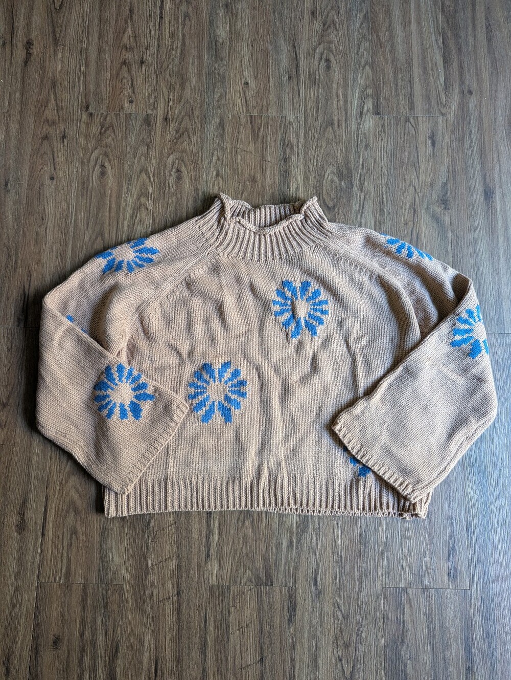Cozy Beige Floral Loose Knit Sweater with Blue Flowers Sz XXL